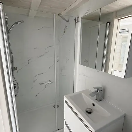 Przy Brzegu - W Pierwszej Lini Brzegowej Jeziora Apartment Swietne